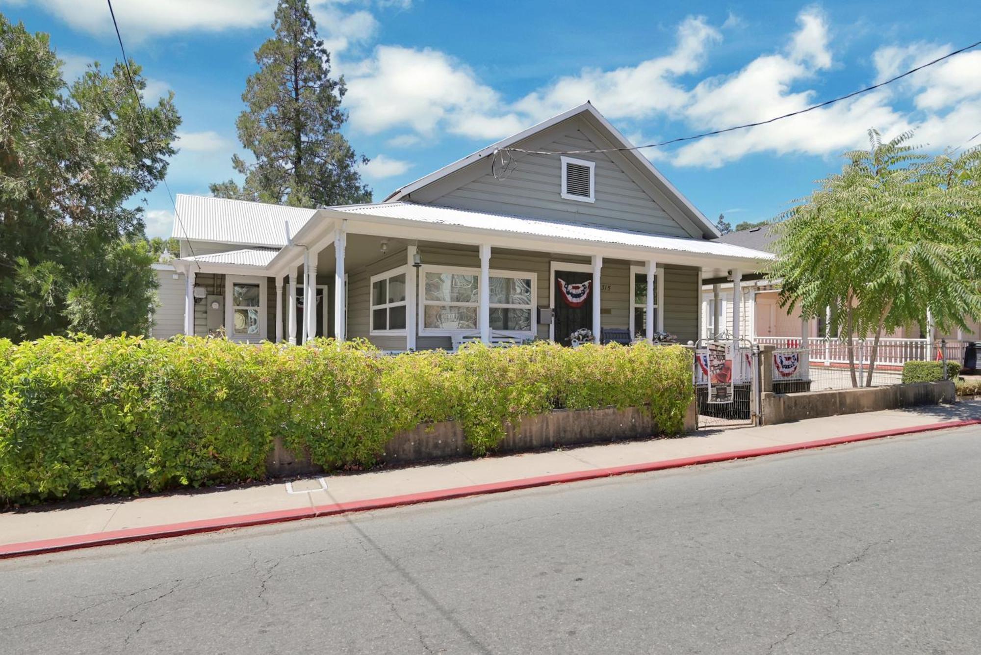 Spacious Downtown Jackson Retreat- Historic Hangout Eksteriør billede